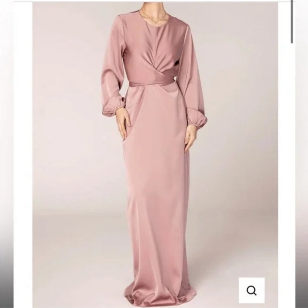 Veiled Collection Long Sleeve Gown Size Large